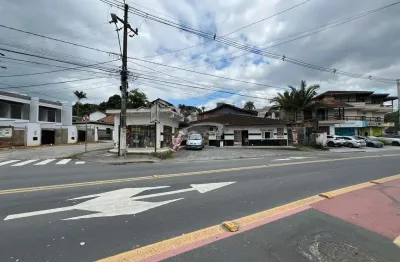 Imóvel comercial disponível para venda, com 296 m² de área construída no bairro velha central em blumenau!