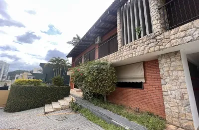 Casa comercial disponível para locação no centro de blumenau