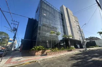 Excelente sala comercial com vista ampla para o mar, no centro de balneário piçarras. (22678).