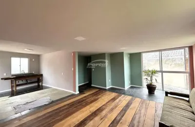 Imóvel com 02 dormitórios, sendo 01 suíte, sala de estar, cozinha e sala de jantar conjugadas, banheiro social, área de serviço e 01 vaga de garagem coberta.