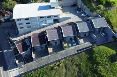 Sobrado no bairro Tribess, casa, com 03 dormitórios, sendo 1 suíte