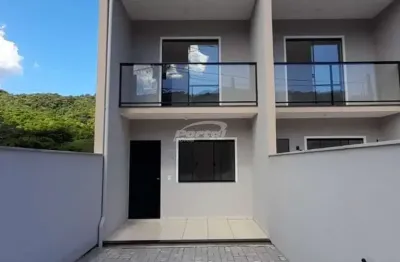 Lindo sobrado disponível para locação no Bairro Fortaleza Alta, em Blumenau/SC.