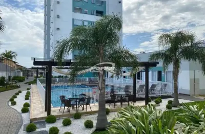 Apartamento disponível para venda porteira fechada no Itacolomi em Piçarras apenas 100 metros da praia.