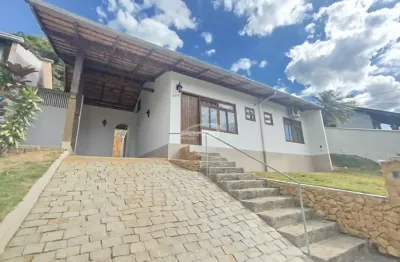 Casa 3 dormitórios(sendo 1 suite) disponível para locação no Bairro Salto do Norte Blumenau SC
