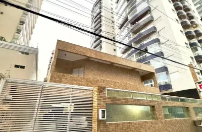 Casa condomínio canto do forte, 2 suítes, vaga privativa, praia grande, segurança, localização excelente, oportunidade.