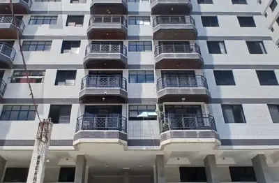 Apartamento na vila tupi com 3 dormitórios, sacada, 1 vaga de garagem e lazer com salão de festas e jogos, em bairro tranquilo e próximo à praia.