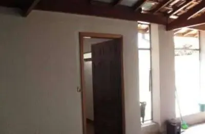 Casa com 3 quartos à venda na Rua Maria Estênico, 321, Vila Rezende, Piracicaba