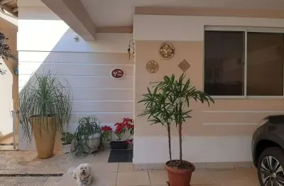 Casa à venda no condomínio villagio santa laura no bairro agua branca em piracicaba/sp