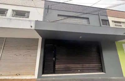 Salão comercial para alugar no bairro Cidade Alta, em Piracicaba/SP