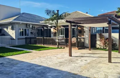 Casa com 5 quartos à venda na Avenida Paranaguá, 343, Caiobá, Matinhos