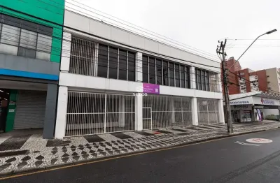 Loja comercial com 1.000 m² de área construída no água verde em curitiba