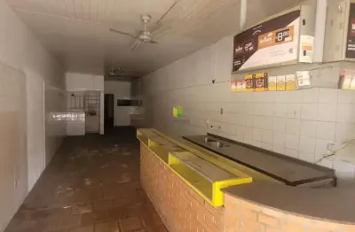 Prédio comercial com 116 m2 na rua vicente da fontora.