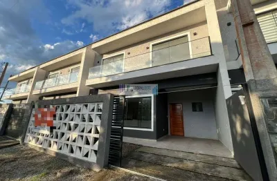 Sobrado novo na quadra do mar - 3 dormitórios/suíte, aceita financiamento.