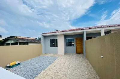 Residência nova no balneário santa terezinha, amplo quintal nos fundos.