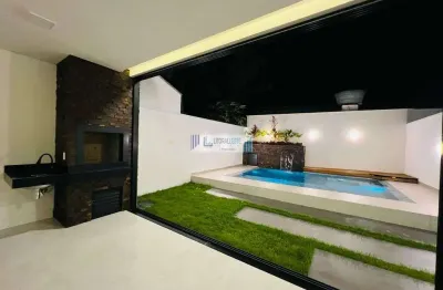 Sobrado novo - arquitetura moderna e exclusiva - próximo ao mar!