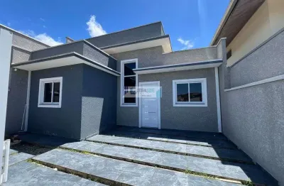 Residência excelente acabamento - 3 dormitórios/piscina - á 100 metros da praia!