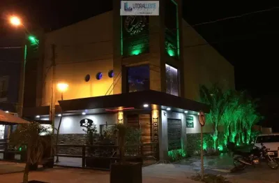 Imóvel salão comercial na quadra mar - no calçadão de praia de leste!