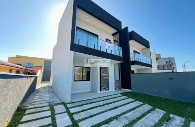 Sobrado com corredor lateral - 3 dormitórios/suíte - piscina e churrasqueira.