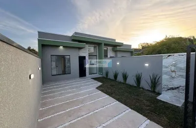 Residência com excelente acabamento- 2 dormitórios sendo uma suíte - com piscina