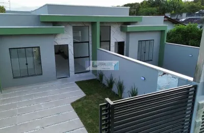 Residência com excelente acabamento- 2 dormitórios sendo uma suíte - com piscina