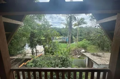 Chácara e sobrado na beira do rio guaraguaçu medindo 1.413 m².