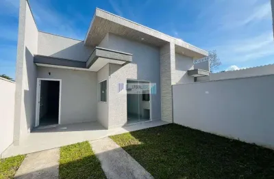 Residência com excelente acabamento - contendo 3 dormitórios sendo uma suíte.