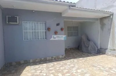 Residência em alvenaria - contendo 2 suítes- hidromassagem e quintal com piscina