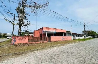 Residência de esquina em alvenaria - contendo 2 dormitórios sendo uma suíte.