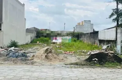 Amplo terreno a venda com 480m², escritura e registro de imóveis, próx. ao mar.