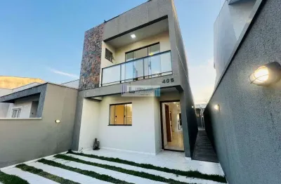 Sobrado com corredor lateral - 3 dormitórios/2 suítes - piscina e churrasqueira.