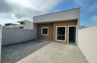 Residência nova- teto em laje - 3 dormitórios sendo uma suíte.