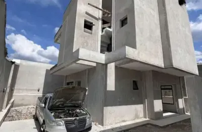 Sobrado triplex novo – em condomínio - sem geminação -  à venda no novo mundo