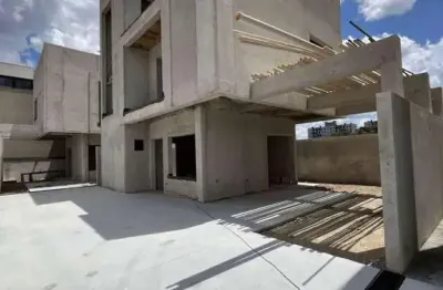 Sobrado triplex novo – em condomínio - sem geminação -  à venda no hauer