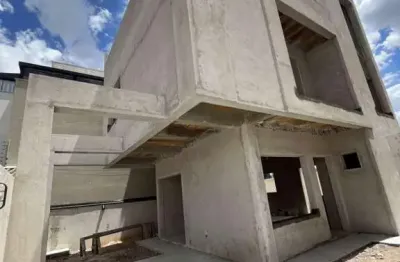 Sobrado triplex novo – em condomínio - sem geminação -  à venda no hauer