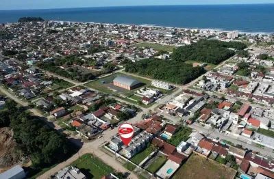 Sobrado novo, amplo e com acabamento premium - com espaço para colocar piscina