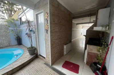 Casa com 3 quartos à venda na Rua Maria Elisa Costa Marin, 337, Nereidas, Guaratuba