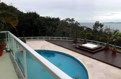 Casa com vista mar na praia do estaleiro em balneário camboriú