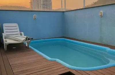 Cobertura com piscina privativa na praia dos amores em balneário camboriú
