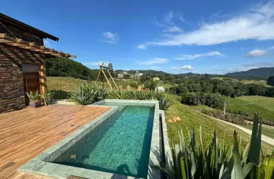 Condomínio jardim da serra - casa mobiliada com 03 dormitórios em rancho queimado