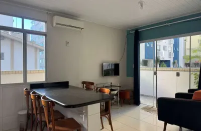 Apartamento com 02 dormitórios na quadra mar em balneário camboriú