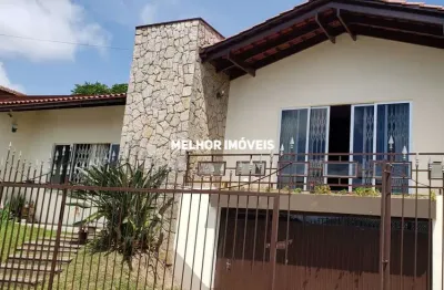 Casa com 03 dormitórios, com edicula no fundo localizado em lages- sc