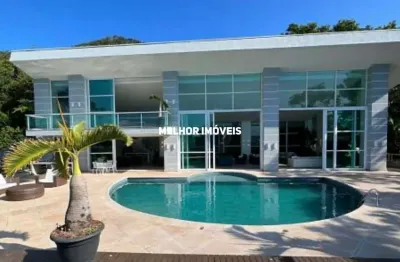 Costa azul - casa alto padrão mobiliada e decorada  á venda com 6 suítes e 8 vagas  na interpraias em balneário camboriú.