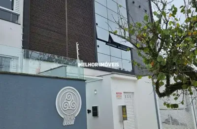 Mar absoluto - apartamento mobiliado á venda com 3 dormitórios, spa privativo, churrasqueira e piscina localizado na praia dos amores.