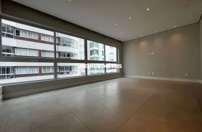 Locação anual apartamento semi mobiliado com 3 suítes e 03 vagas localizado em balneário camboriú