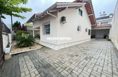 Casa a venda com 03 dormitórios no bairro nações em balneário camboriú