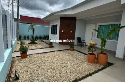Casa  á venda com 3 dormitórios sendo 01 suíte e 03 vagas de garagem em itapema.