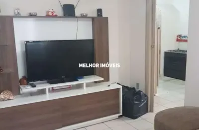 Casa à venda com 05 dormitórios sendo 01 suíte, com churrasqueira a carvão, com ampla varanda, localizada no centro em balneário camboriú.