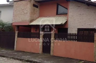 Casa à venda na praia brava - rua exclusiva, próximo a natureza