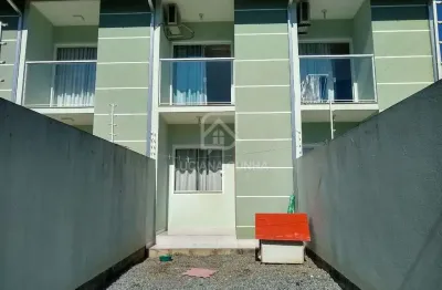 Sobrado próximo ao centro de balneário, rio pequeno, camboriú