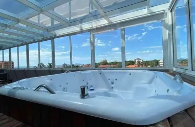 Cobertura duplex com  hidromassagem, apenas 200 metros do mar em itapoá/sc.